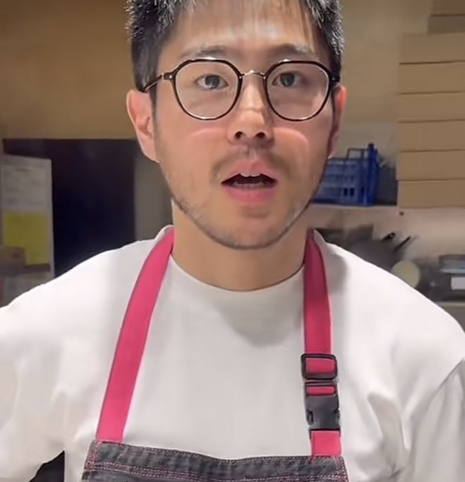 QUEERAUSAHAAN's tweet image. Please what these genre of men called omgggg😫