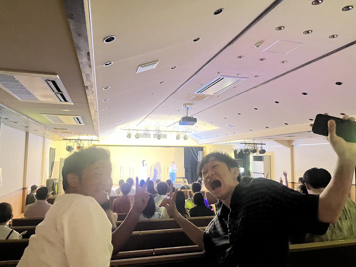 fullhouse_shiz's tweet photo. SUMMER LIVE2025第一部始まってます！
みんな聞いてね〜！ https://t.co/gOEjiirVfA