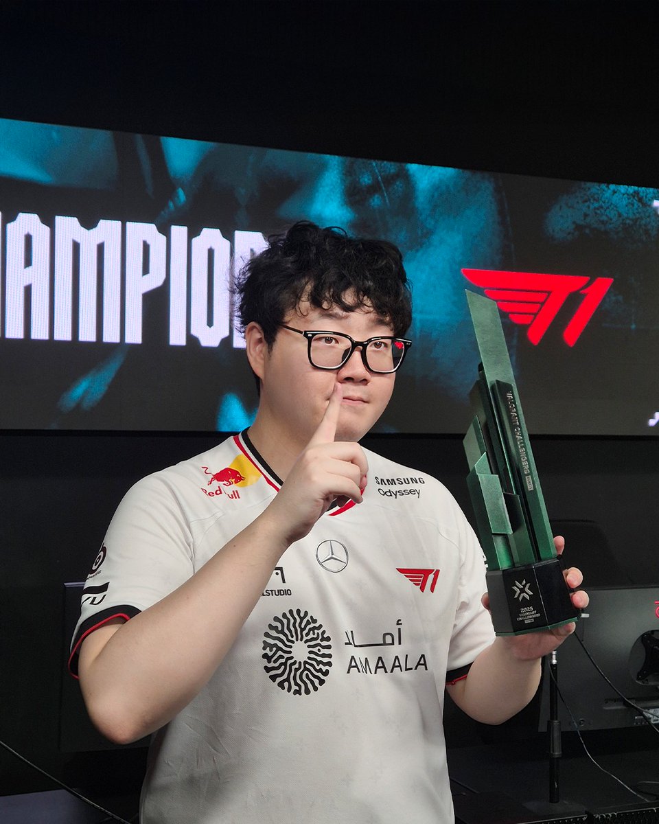 _UYU_BB's tweet photo. 🏆
#T1VALORANT #T1A
#Moothie #Efina #exa https://t.co/ewEwTlSMKQ