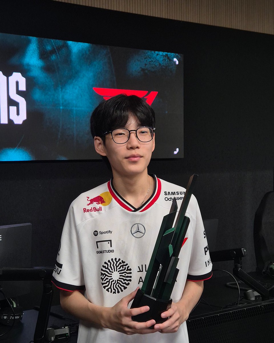 _UYU_BB's tweet photo. 🏆
#T1VALORANT #T1A
#Moothie #Efina #exa https://t.co/ewEwTlSMKQ