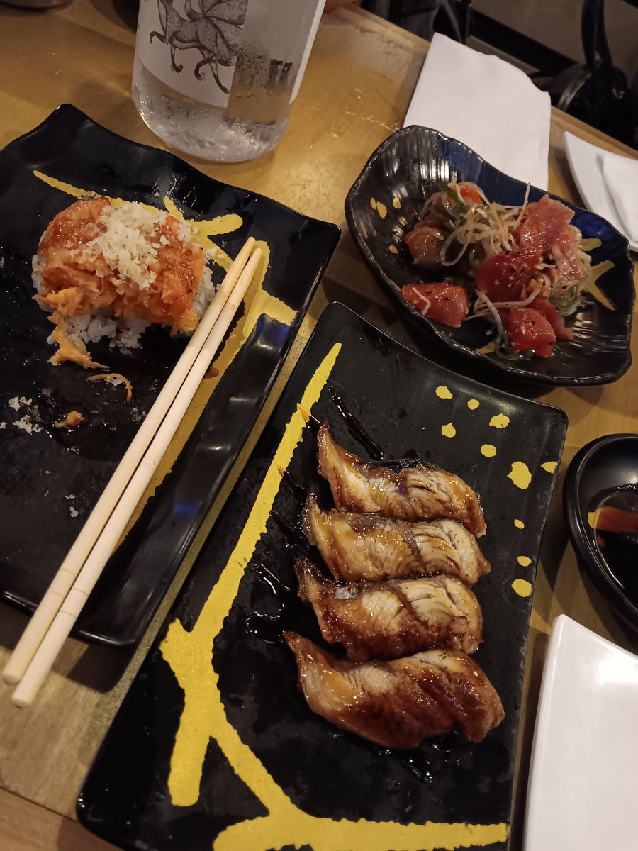 What are the Morsels having for dinner 🍣