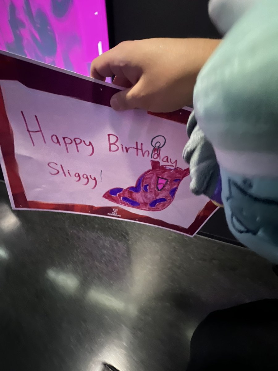 SpectreVLR's tweet image. @Sliggy_  

I was the at Sen v C9 &amp;amp; NRG v G2 match and made the HBD sign

I always tune in to your watch parties/vods for the last 3 years.

youtube.com/clip/UgkxL2DXD…

Here’s proof of the sign -