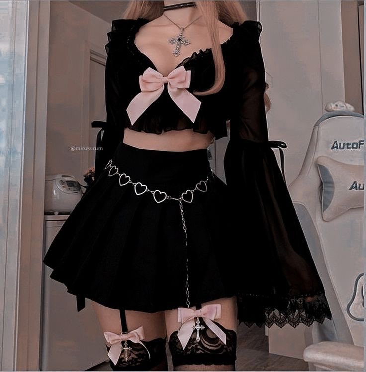 HellKittenFire's tweet image. "Another night done."