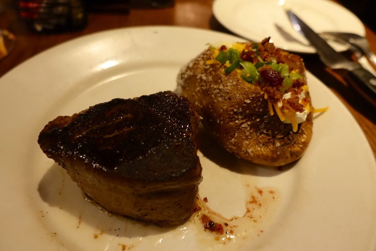 アメリカ前半戦終了！
分かったことはステーキよりハンバーガーの方が美味いってこと