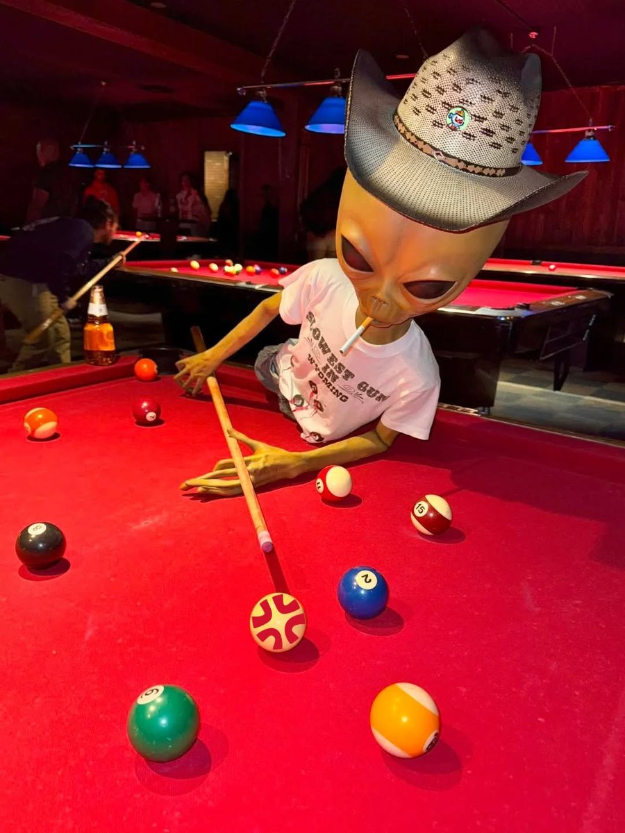 gTabi 💢 <a href="/Tabizens/">Tabizen💢🏯</a> ~ may your day be smooth &amp; sharp 🚀
Just like pool ~ precision &amp; focus bring the win.

Me 👽, lining up the first shot of the day 💢