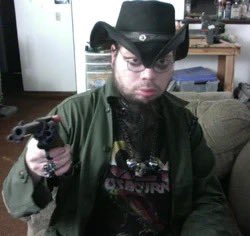 coldjacvzzi's tweet photo. @everrgaol having a drink in his honor tonight, i encourage you to do the same https://t.co/pjjPNBfACI