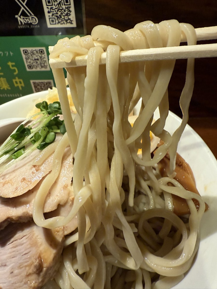 麺屋のスたOSAKA 賄い特製ドロつけ麺2025大盛りアオトウ ネギ 去年に続き今年も周年限定絶品つけ麺が登場😀濃厚なカエシと出汁の効いた旨味つけ汁に水で〆たツルモチ麺が凄く美味い😋柔らか煮豚も美味い😋アオトウネギも良く合う😉最後スープ割りで完食😆14周年おめでとう御座います🎊ごちそうさま😉