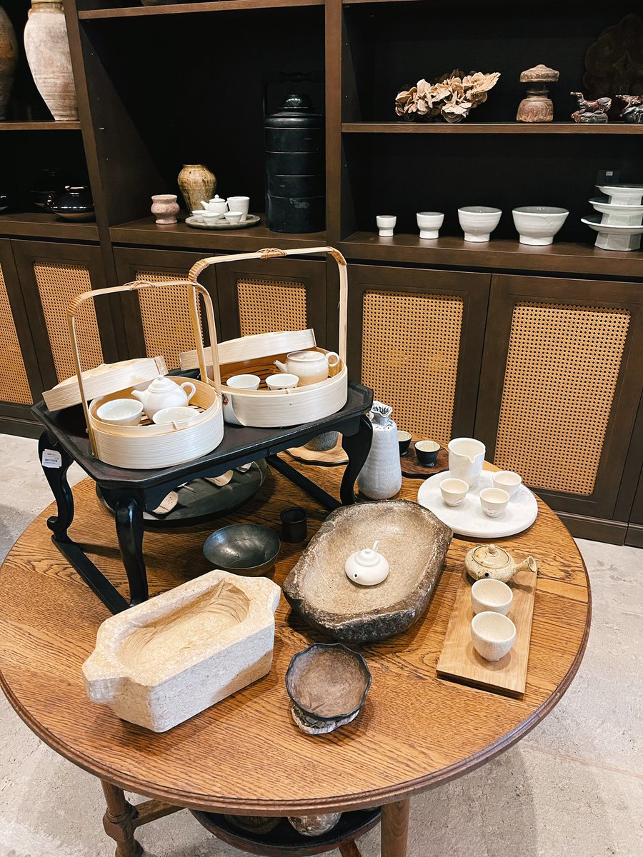 オープンしたばかりのCASICA兜町へも行ってみた

素敵な茶器に大興奮！
この空間でこの器達とお茶飲めるの最高ですがな…