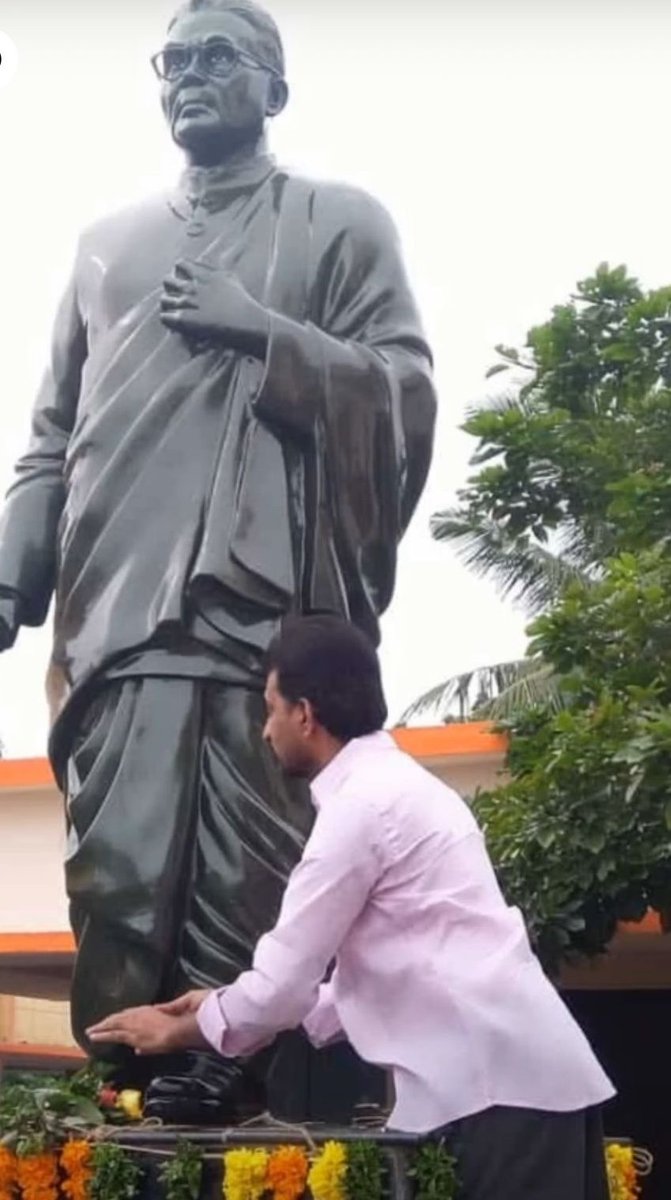 ngpadu_tdp's tweet photo. ఆంధ్రప్రదేశ్ తొలి ముఖ్యమంత్రి, స్వాతంత్ర్య సమరయోధుడు, ప్రజానాయకుడు "శ్రీ తంగుటూరి ప్రకాశం పంతులు గారి" ని ఆయన జయంతి సందర్భంగా స్మరించుకుంటూ నివాళులర్పిస్తున్నాం.
#VeeraiahChowdaryliveson🙏🏻
#teammvc #teammsvc #TDPTwitter
#formerAPCM