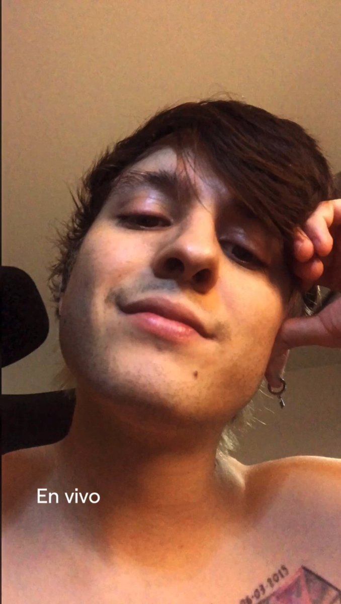 📸 • <a href="/christophervele/">Christopher Velez 🔺</a> a través de Twitch stories 

#ChristopherVelez