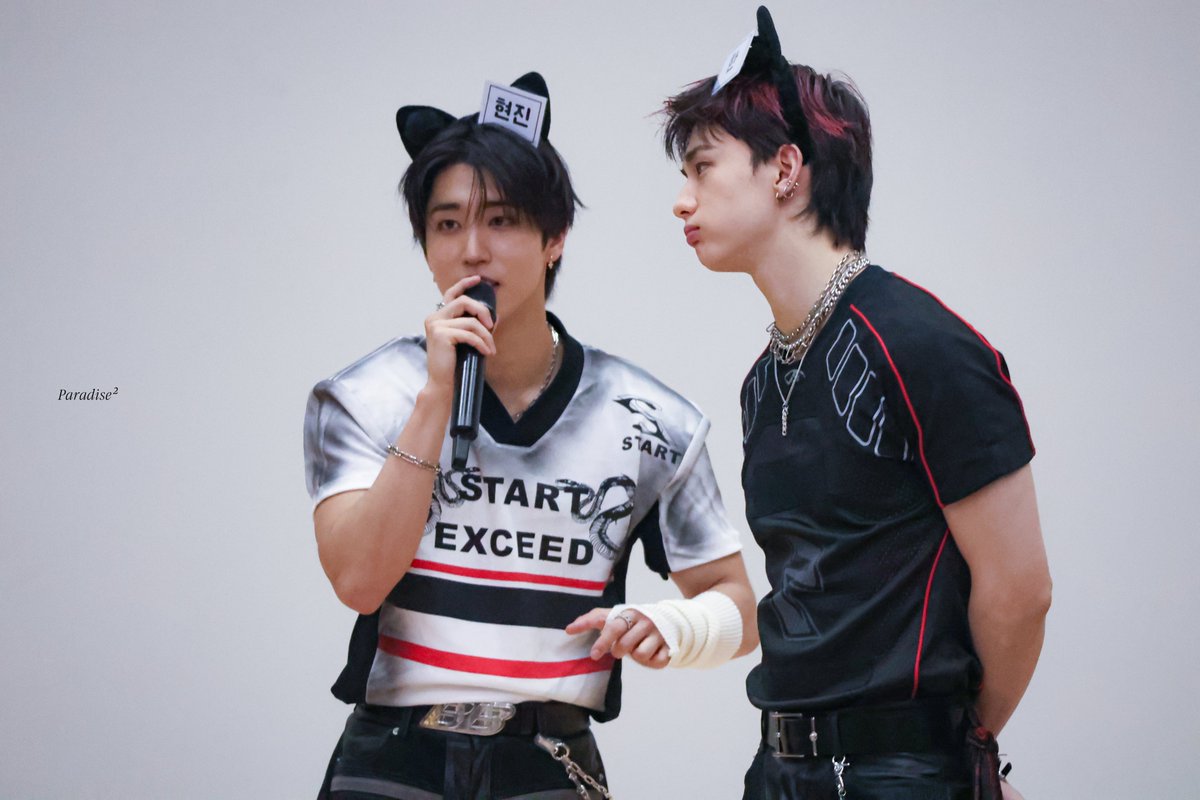 250823 음중미팬

너의 이름으로 날 불러줘

#랩잘춤잘
#현진 #Hyunjin
#힌 #한지성 #HAN