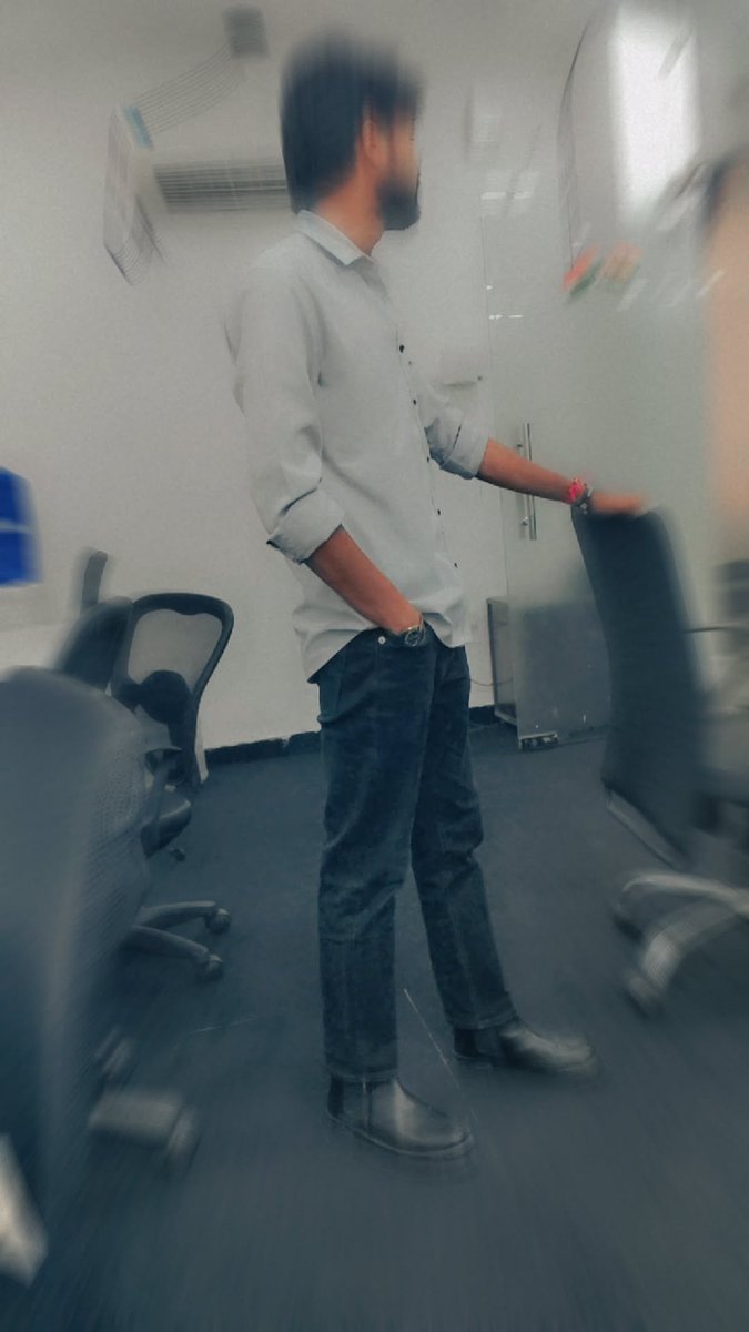 Aryankashap_96's tweet image. It sucks that you have to keep yourself busy to pretend you are OKAY😎