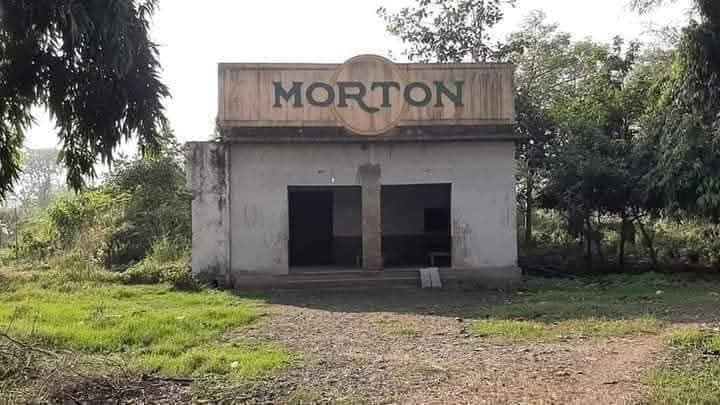 Maithil Boy 😎 🔥 (@mohanmi48361423) on Twitter photo मोर्टन चॉकलेट कभी बिहार का शान हुआ करता था लेकिन अब खंडहर है.
ऐसी कई कहानियां है लेकिन इसे फिर से खड़ा नहीं कर पाया.
<a href="/IndustriesBihar/">Department of Industries, Bihar</a> <a href="/mishranitish/">Nitish Mishra</a> सर को ऐसे पुराने कंपनियों को जिंदा हो सकती है उन्हें करना चाहिए. मोर्टन चॉकलेट कभी बिहार का शान हुआ करता था लेकिन अब खंडहर है.
ऐसी कई कहानियां है लेकिन इसे फिर से खड़ा नहीं कर पाया.
<a href="/IndustriesBihar/">Department of Industries, Bihar</a> <a href="/mishranitish/">Nitish Mishra</a> सर को ऐसे पुराने कंपनियों को जिंदा हो सकती है उन्हें करना चाहिए.