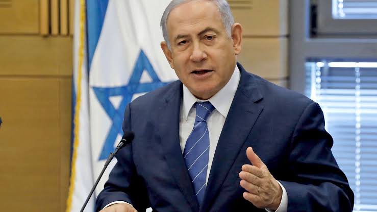 Lakini video moja ilichezwa na Ilikuwa kutoka Gaza na Tehran watoto wawili mmoja Myahudi na mwingine Mshia wakilia kwa hofu ndani ya handaki. 

Ukimya ukatanda. Hakuna aliyetaka kubeba jina la muuaji wa vizazi vijavyo.

Wakati huo huo taarifa ilifika kituo cha kijeshi cha Iran