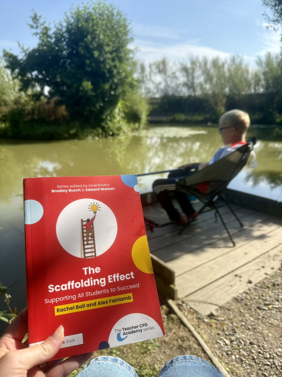 It’s another beautiful day in Devon! Instead of being at the beach, I’m at the fishing lake again! Time to get stuck into this. <a href="/MrsBallAP/">Rachel Ball</a> <a href="/lamb_heart_tea/">LambHeartTea (she/her)</a>