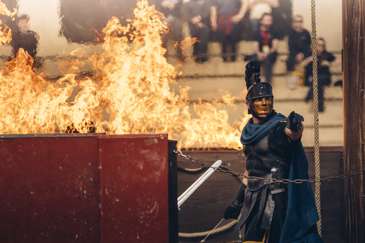 PuyduFou's tweet photo. 🕊️ « Papa, tu as gagné ! Nous sommes sauvés ! »

🧑🏻‍👩🏼‍🧒🏻  Qui a déjà fait la connaissance d’Aurélien, le jeune héros du Puy du Fou ?

©ArthurAumond
#PuyduFou #PuyduFou2025 #LeSigneduTriomphe https://t.co/AK1bkWqLoK