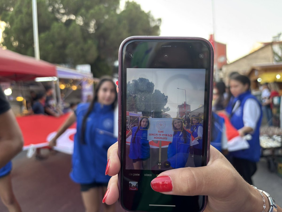 🇹🇷 Festival coşkusunu Gönüllü gençlerimizle hep birlikte yaşadık!
Omuz omuza taşıdığımız Türk bayrağımızla birlik, beraberlik ve gençliğin enerjisini en güçlü şekilde hissettik. ✨

#GençlikMerkezi #TürkBayrağı #Gençlik #birlikberaberlik