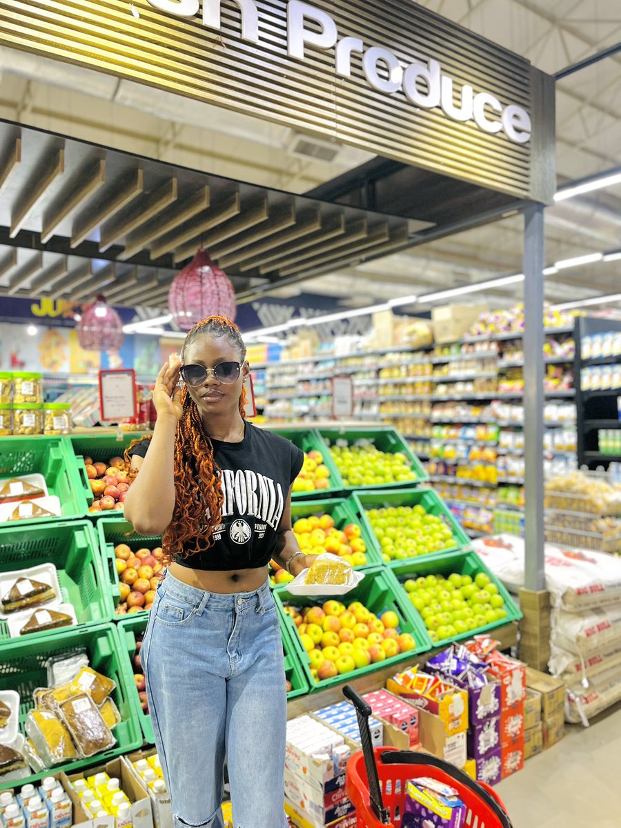 once again, making this tweet to try and get started with web3, its so confusing, but if you see this , Hi! my name is Cy and I would appreciate any advice. What is infofi?😭also looking to connect, learn and grow with other girlies in the space☺️❤️
