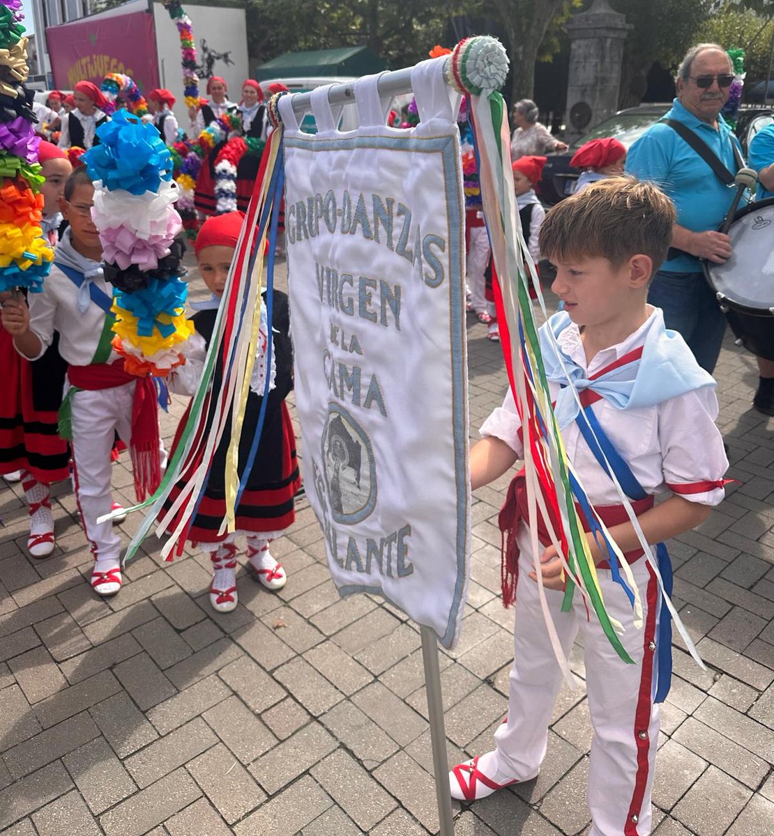 NoeliaCoboP's tweet photo. 💢Las tradiciones del #Trasmiera como realmente se viven es en nuestros pueblos👉La villa noble de #Escalante mantiene y ensalza las costumbres de #Cantabria🇵🇱 cuando la #VirgendelaCama siempre nos regala momentos para el recuerdo: tradiciones, folclore y mucho color y alegria♥️ https://t.co/VlZmET4Cd2