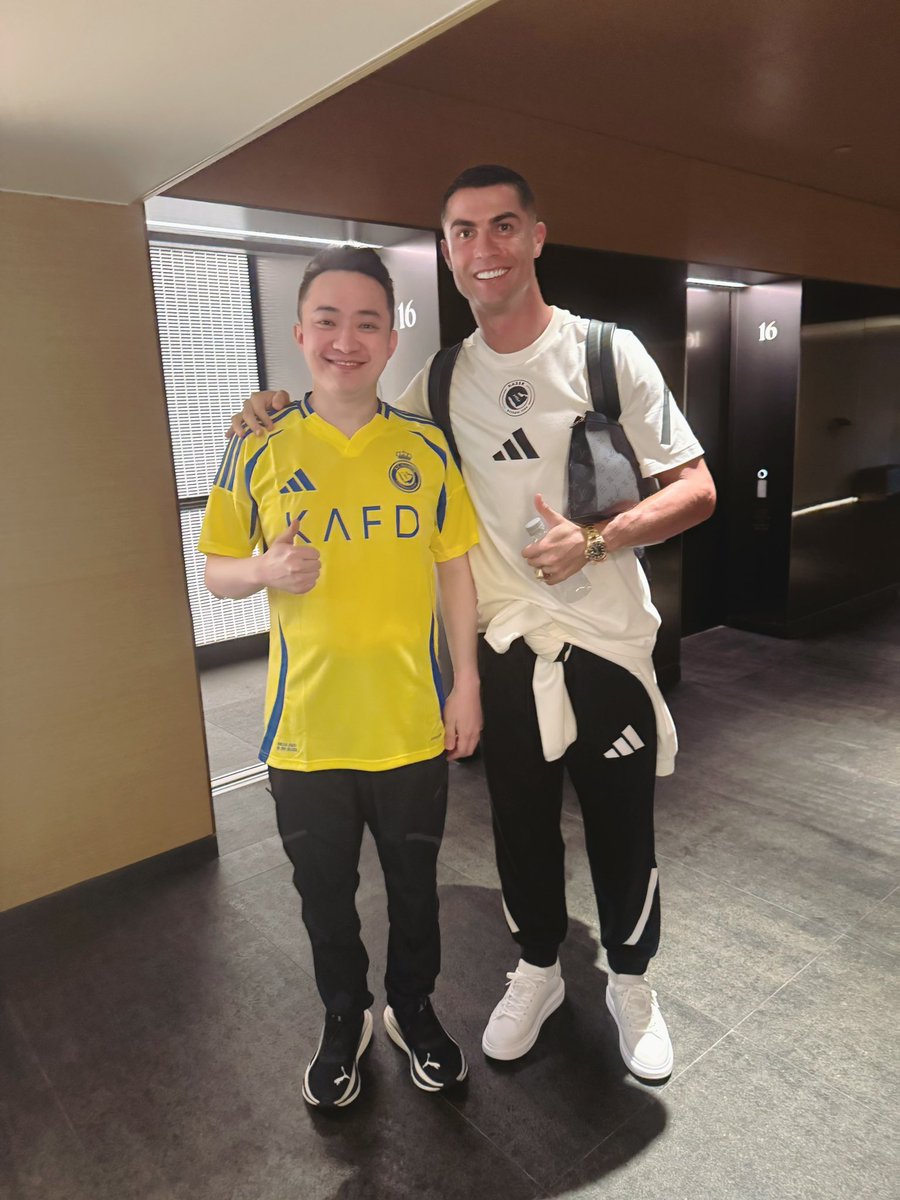 看比赛去了家人们🤩 @Cristiano #CR7