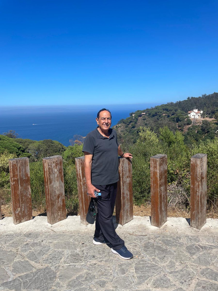 في طنجة الحبيبة ...ملتقى البحرين وجنة على الأرض.. أنعم الله بها على بعض عباده المتقين  والحمد لله رب العالمين ...المكان: عند ملتقى المحيط الأطلسي والبحر الأبيض المتوسط...طنجة