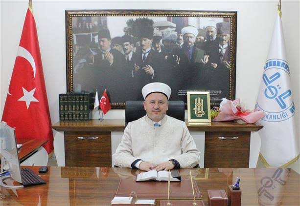 🔴 Bolu İl Müftüsü Hüseyin Demirtaş:

Laiklik ilkesi din karşıtı bir ideoloji değildir.

Dinin devlet işlerine karışmasını engellemektedir.

Laiklik ilkesi, dini siyasi çekişmelerin malzemesi haline getirmemek için bir güvencedir.