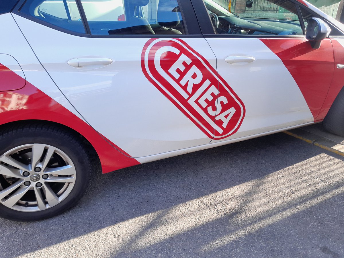 <a href="/Dcastroarg/">D. C. A.</a> Ya os cité el otro día <a href="/cerlesaleon/">Cerlesaleon</a>, por el suministro de agua rápido y eficaz en #BaseSahechores #IIFF, y no queréis cobrarlo!!! 🥺
Nada menos que dos pallets de agua, eso es #BuenaMúsica #GRACIAS
#IIFF #PutoInfierno #LeónSeQuema