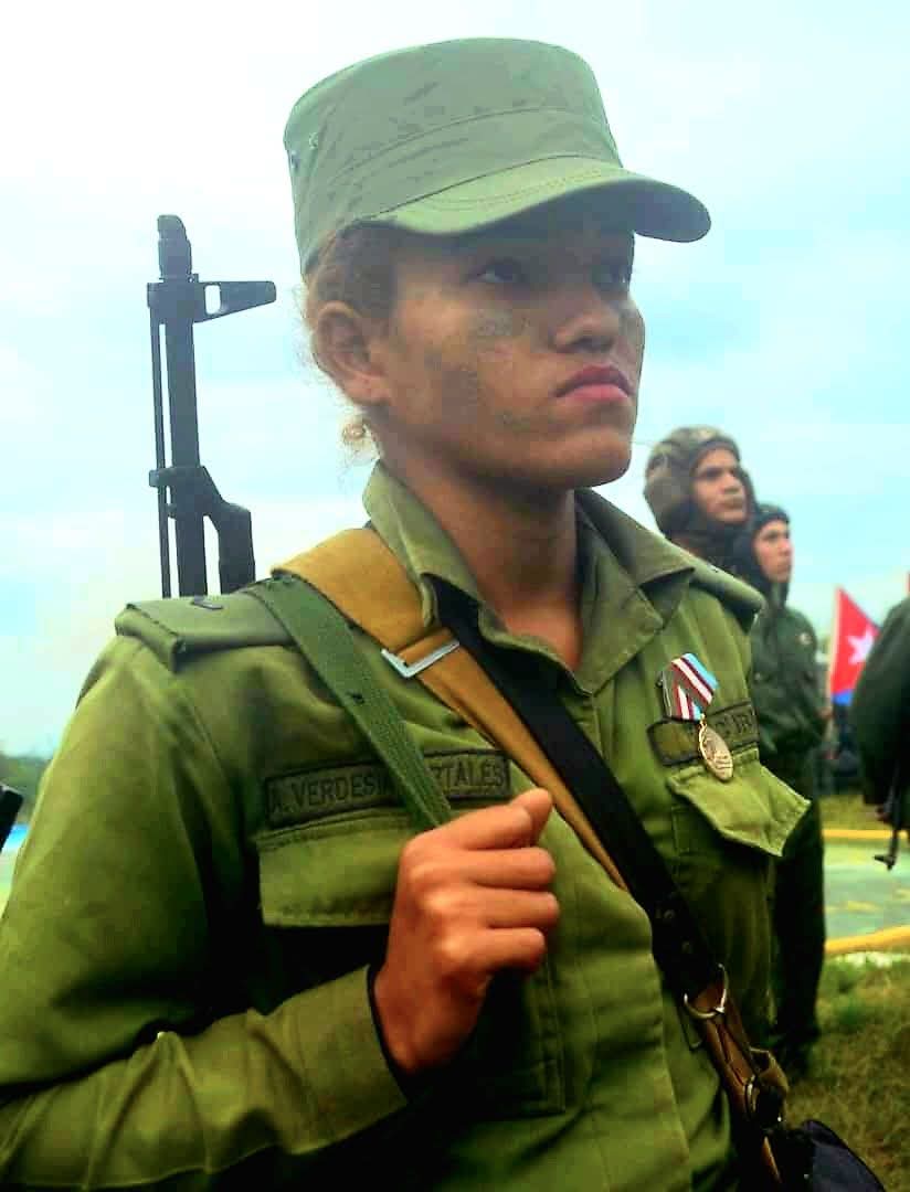 Ejército Central Cuba (@centralejercito) on Twitter photo ¡Felicitaciones a todas las federadas en el 65 aniversario de la <a href="/FMC_Cuba/">FMC de Cuba</a>! 🇨🇺🌺
En nombre del Ejército Central, honramos a la mujer cubana, hacedora de imposibles y pilar de la Revolución.
Un especial reconocimiento a nuestras combatientes de las #FARCuba #MujeresEnRevolución ¡Felicitaciones a todas las federadas en el 65 aniversario de la <a href="/FMC_Cuba/">FMC de Cuba</a>! 🇨🇺🌺
En nombre del Ejército Central, honramos a la mujer cubana, hacedora de imposibles y pilar de la Revolución.
Un especial reconocimiento a nuestras combatientes de las #FARCuba #MujeresEnRevolución