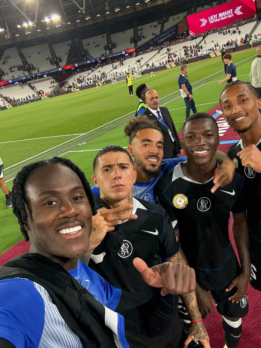 Ever since the run in for UCL spots last season, mentally I've seen a different Chelsea.. with these recent sighings now we're taking it all😂😂..

Up The Chels..
