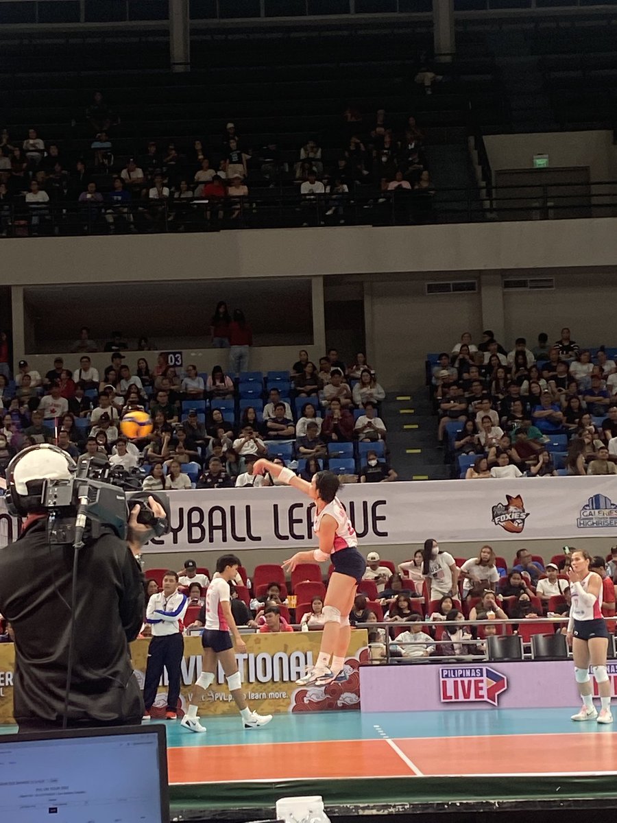 aicille73's tweet photo. Ganda talaga ng spiking form ni Jema!! #JemaGalanza #CreamlineCoolSmashers #Creamline #volleyball #volleyballplayer #PVLInvitationals https://t.co/3sNqbGNmVl