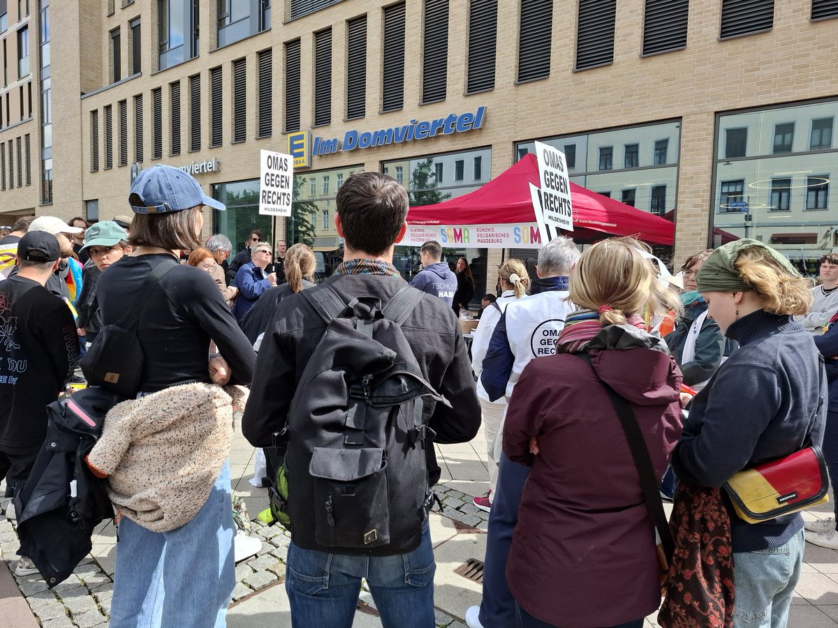 <a href="/md_solidarisch/">Solidarisches Magdeburg</a> Stand Breite Straße , CSD Magdeburg