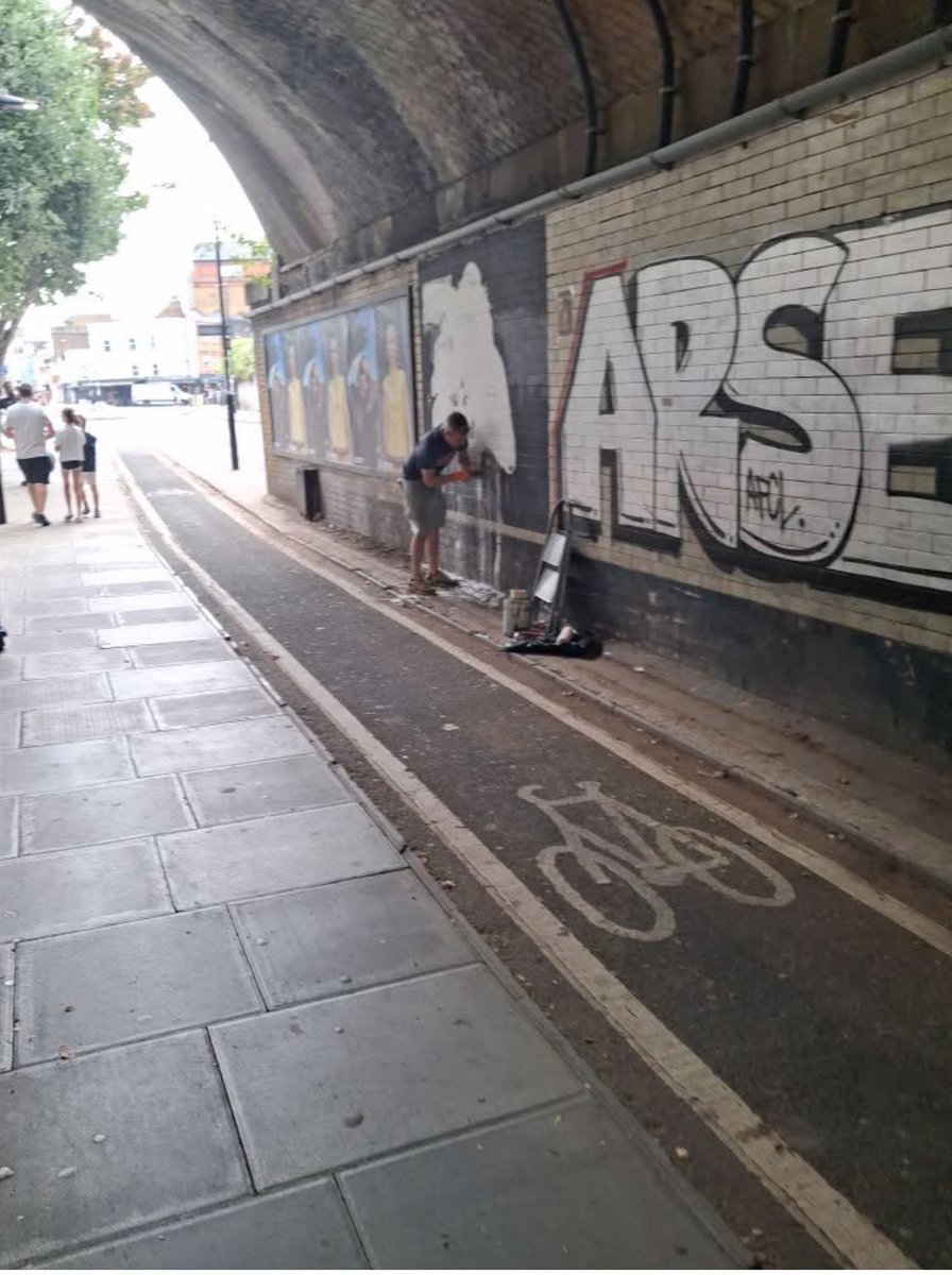 rachelwest91's tweet image. He’s out there this morning fixing it. What a top bloke. 👏🏻👏🏻👏🏻👏🏻👏🏻