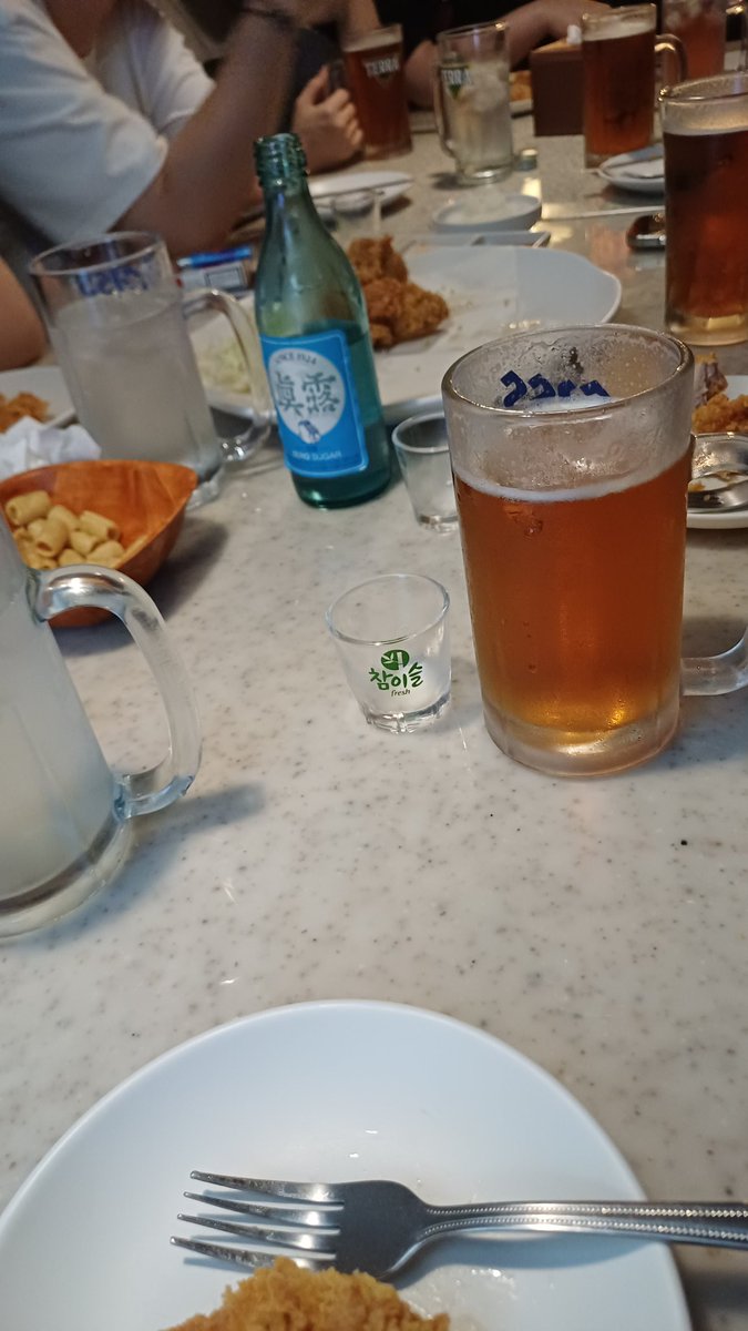 완결 냈잖아
한잔혀