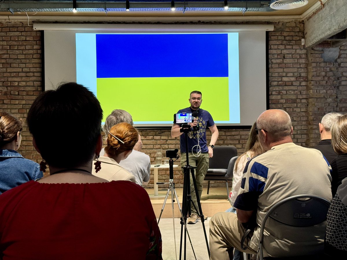 Greetings from Kyiv!

Today is Ukraine’s National Flag Day.
I’m attending a lecture about our flag 🇺🇦 

And I also have a letter about it (the flag, not the lecture) - free to read:
patreon.com/posts/110640628