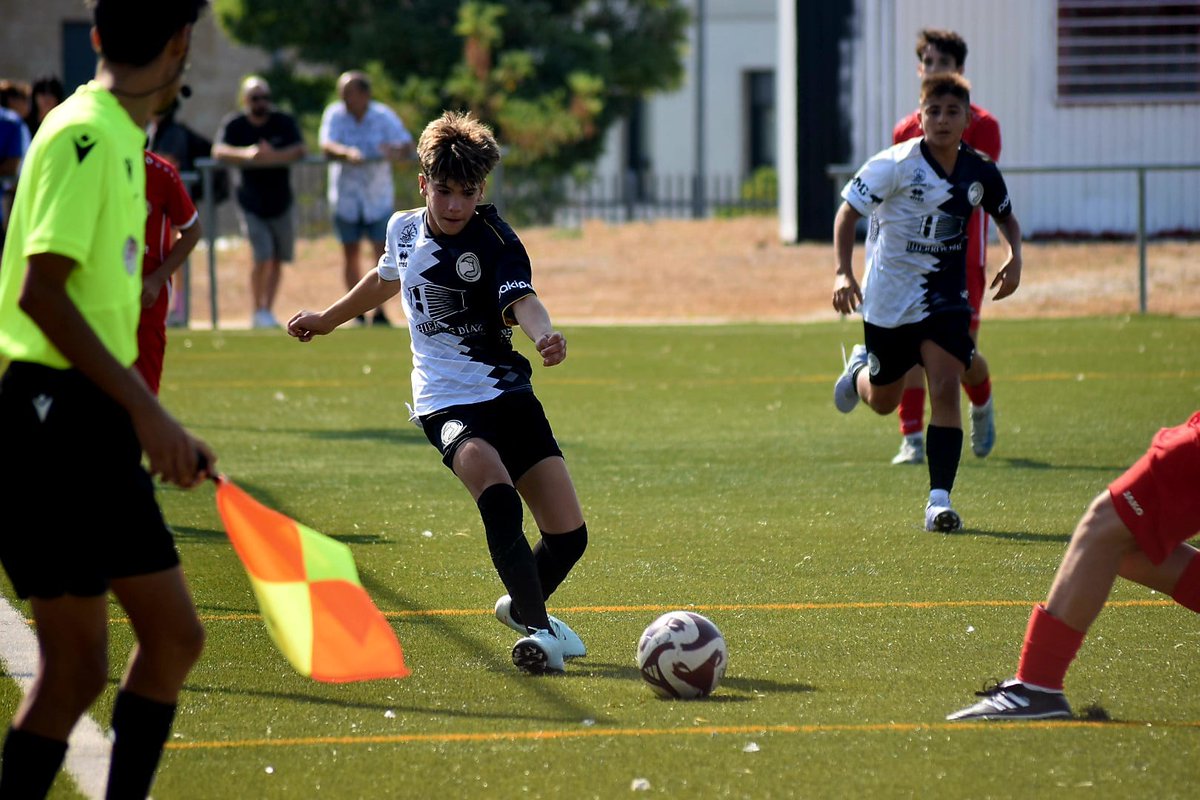 📎 𝗥𝗘𝗦𝗨𝗟𝗧𝗔𝗗𝗢 | 

⚽ Empate del Cadete B frente al Hergar en el amistoso disputado en La Salud. 

💪 Gran esfuerzo y buen juego de los nuestros, que merecieron mucho más para llevarse la victoria. 

<a href="/cdHergar/">CD Hergar</a> A 1️⃣
🆚
<a href="/UnionistasCF/">Unionistas de Salamanca CF</a> Cadete B 1️⃣

#ConstruyendoUSCF🏗️