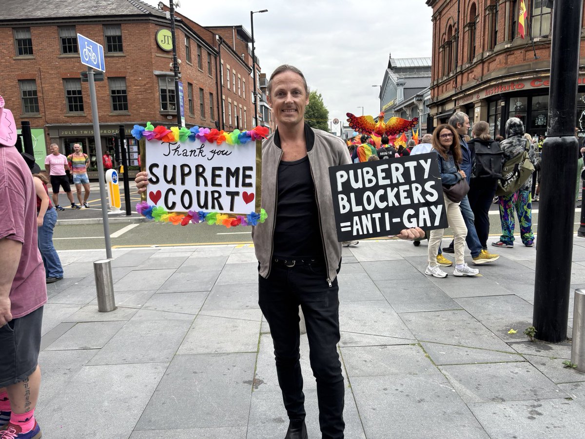 MrMennoTweets's tweet image. Hello Manchester Pride 😎

Can we stop transing kids and arguing against homosexuality please?

#PrideIsAProtest