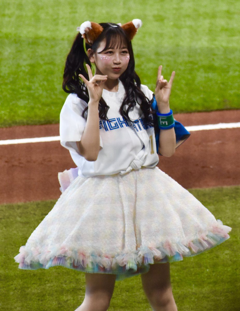 yuyuyu__mero25's tweet photo. 8/23 エスコンフィールド

きつねPPER！ かれんたん🫶🦊

 #松本かれん https://t.co/oQGjCD2Mc0