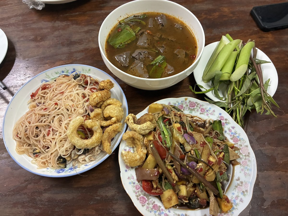 viiyaa76's tweet photo. ラオスの辛いサラダ🥗
ຈາກຮ້ານຕຳດັງແຖວບ້ານ https://t.co/d8uuxsaRH1