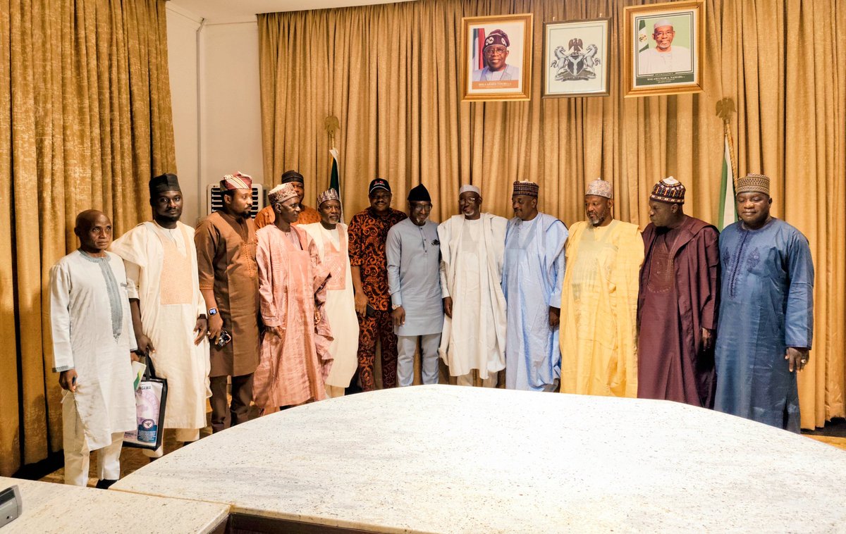 jsphcda's tweet photo. The House of Reps Committee on Health, led by Hon. Amos Gwamna Magaji, visited Jigawa to assess BHCPF use in ward-level PHCs, guided by Dr. Shehu Sambo, ES JSPHCDA.
They commended HE Umar A. Namadi, FCA, for strengthening PHC services across the state. https://t.co/iD4ruti7Em