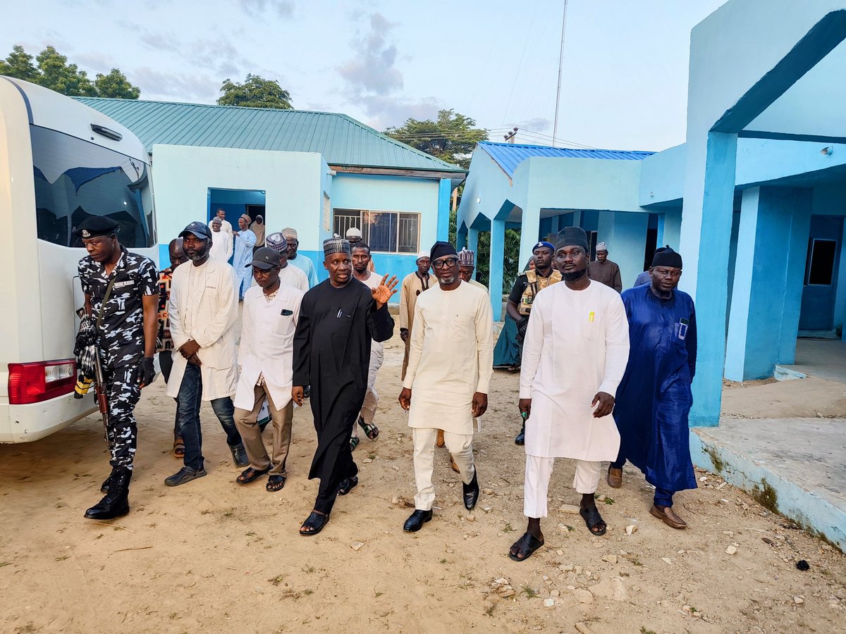 jsphcda's tweet photo. The House of Reps Committee on Health, led by Hon. Amos Gwamna Magaji, visited Jigawa to assess BHCPF use in ward-level PHCs, guided by Dr. Shehu Sambo, ES JSPHCDA.
They commended HE Umar A. Namadi, FCA, for strengthening PHC services across the state. https://t.co/iD4ruti7Em