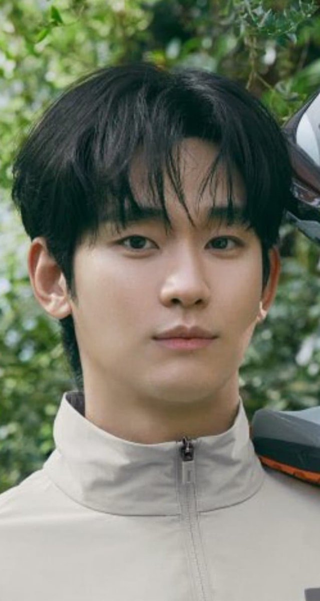 Lee JinHo said Dispatch reporters know that SooHyun is innocent and they have researched about this case deeply. But they were stopped by an unnamed individual to do so. And, instead of choosing integrity as journalists, they chose to bow to Satan for God knows what reason.