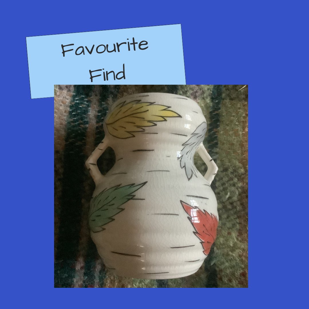 Such a great find yesterday! 1940s Vulcan Ware vase with the iconic leaf pattern. Soon to be included in my Unit 52 Canberra Antiques, Hemswell.
#LincsConnect #vintage #vintagefinds #antiques #vintageshop #antiqueshop #giftideas #vintagestyle