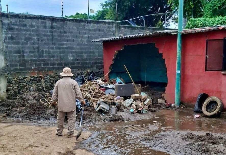 Cauasan destrozos lluvia en cuernavaca @Morelos en diferentes puntos de la capital del estado