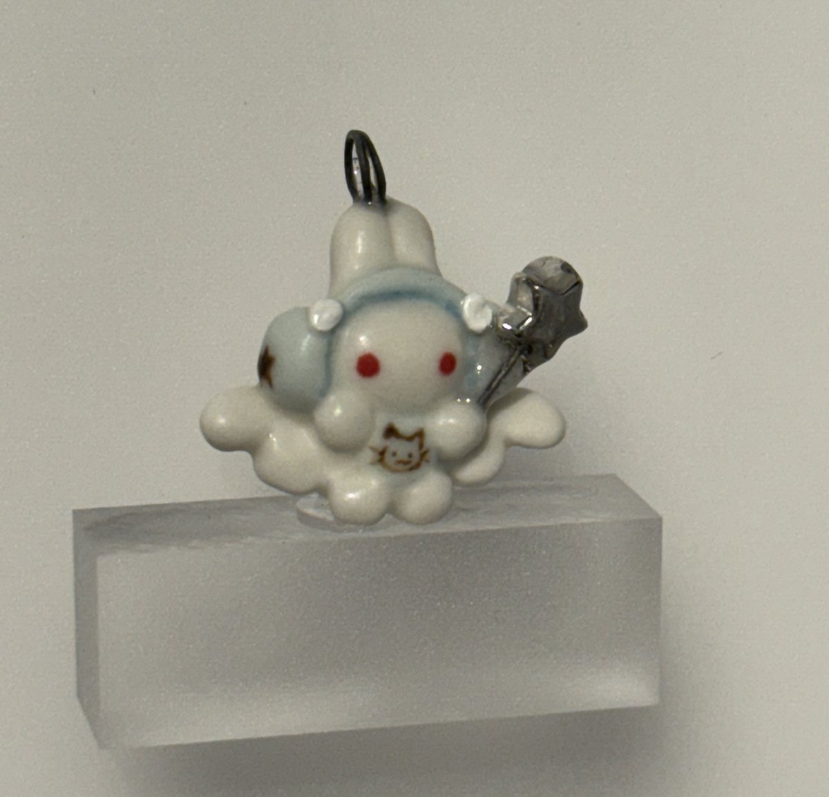 별 요정들 사이에서 요즘 
고양이 티셔츠가 유행중...🌀