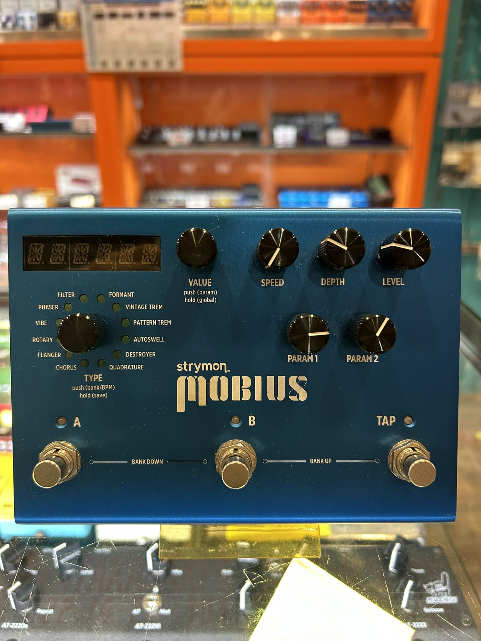Strymon Mobius ギターエフェクター strymon MOBIUS モジュレーション マルチエフェクター ストライモン