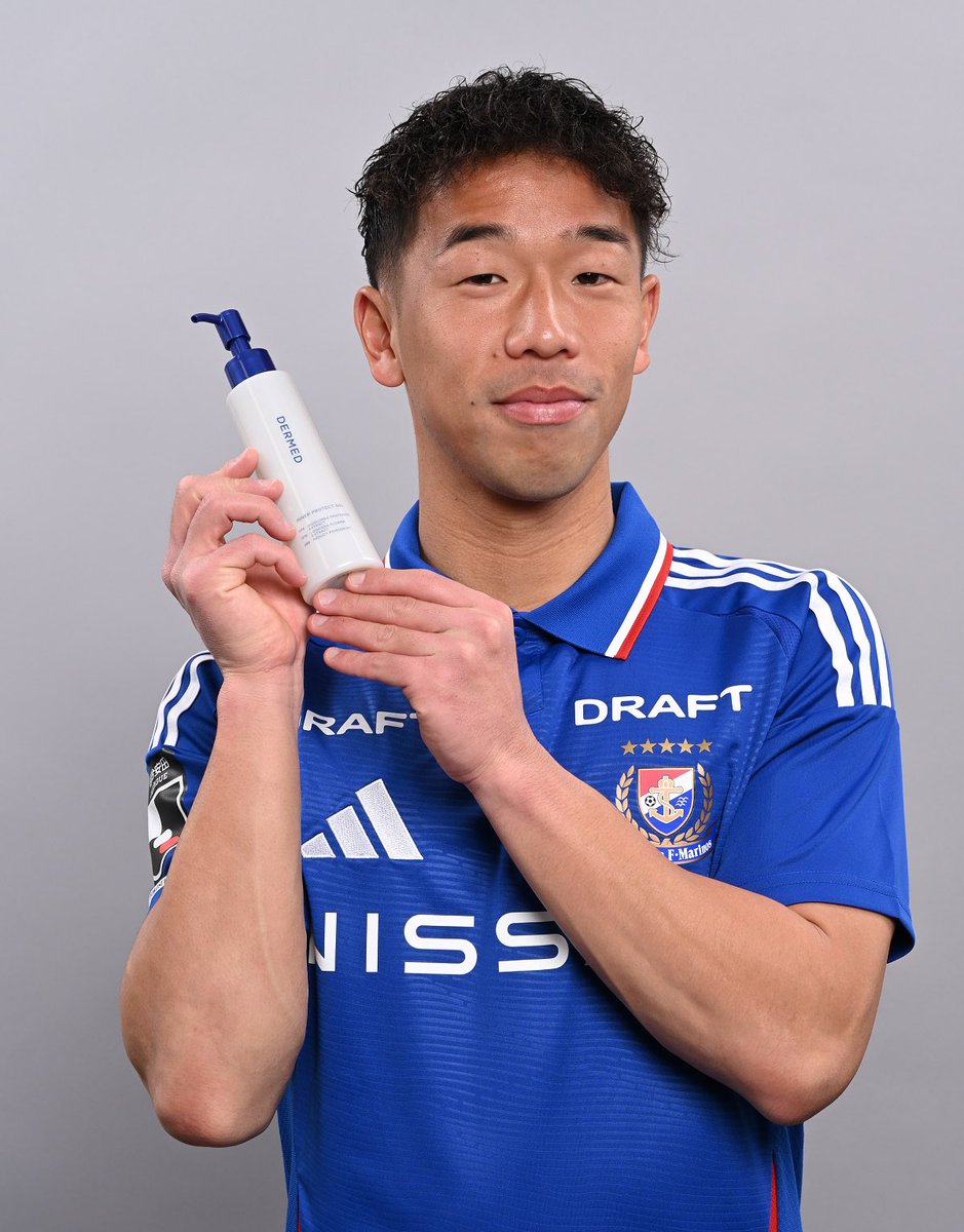 三省製薬 デルメッド (@dermed_jp) on Twitter photo ✨🎂Happy Birthday🎂✨
#喜田拓也 選手おめでとうございます🎉
🇫🇷お誕生日プレゼント企画🇫🇷
喜田選手ご紹介の
インナープロテクト ジェルを
1名様にプレゼント🎁
8/24まで
①<a href="/dermed_jp/">三省製薬 デルメッド</a>をフォロー
②この投稿をRP(引用可)
#fmarinos #happybirthday #堅守美攻 #デルメッド ✨🎂Happy Birthday🎂✨
#喜田拓也 選手おめでとうございます🎉
🇫🇷お誕生日プレゼント企画🇫🇷
喜田選手ご紹介の
インナープロテクト ジェルを
1名様にプレゼント🎁
8/24まで
①<a href="/dermed_jp/">三省製薬 デルメッド</a>をフォロー
②この投稿をRP(引用可)
#fmarinos #happybirthday #堅守美攻 #デルメッド