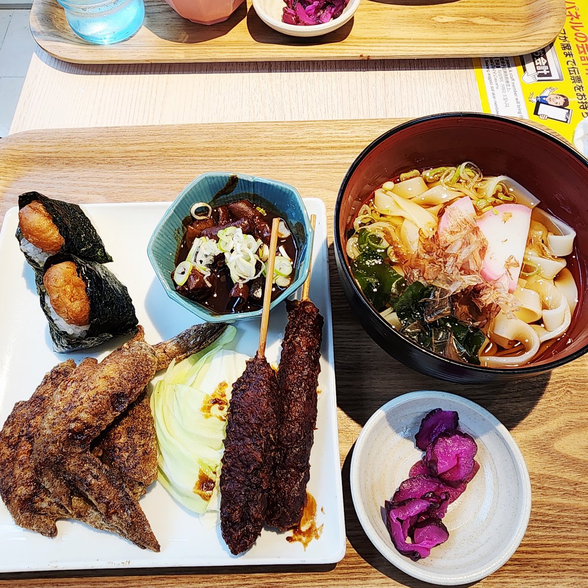 洋ちゃんに会うためにセントレアに来ちゃった(飛行機乗らない😂)
名古屋めしも👍
#大泉洋
#red