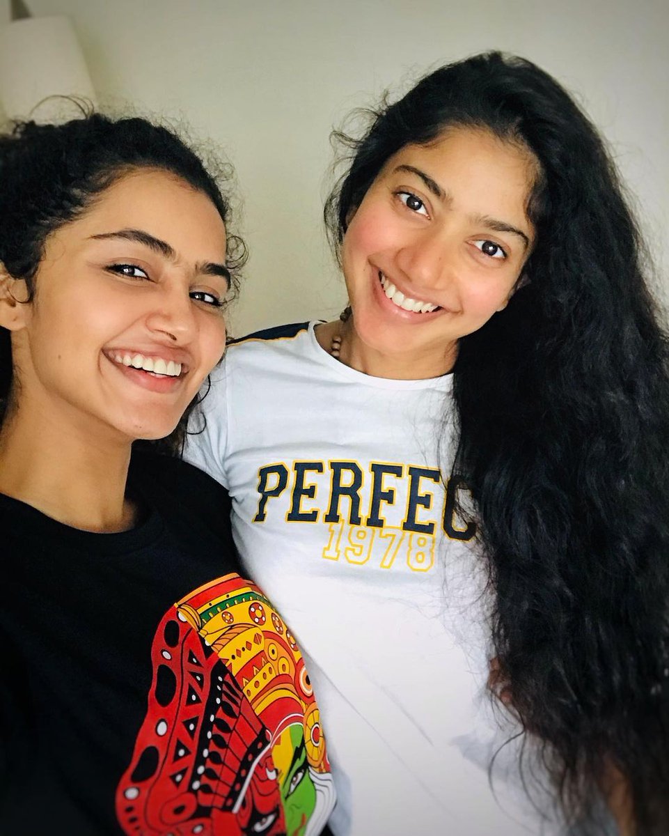 Long hair Queens 👑 
One with silky another with curls 
Both Looks pretty beautiful

Retweet &amp; Follow <a href="/pallavi_fan1/">Sai pallavi fan</a>

#SaiPallavi #AnupamaParameswaran 
#SaiPallaviface #Anupamaa #Longhair