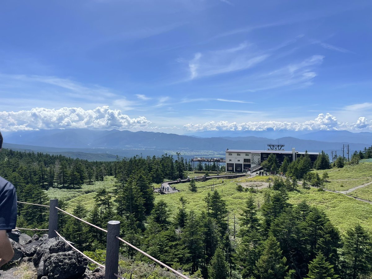 code_finalis's tweet image. 夏の日の思い出に
絵に使えそうな雲を
集めて見ました。