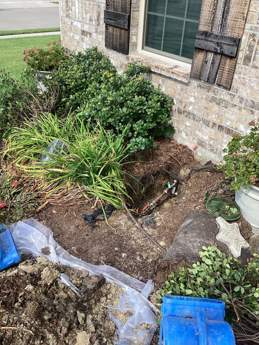 Aubrey_Plumbing's tweet photo. Installed new PRV and shutoff valve in flower bed 🌿 Set pressure to 62psi and ensured expansion tank is correct. Backfilled and boxed separately for easy access. #AubreyPlumbing #DFWPlumber #PlumbingMaintenance #ProInstallation https://t.co/DRTbIMq0gu